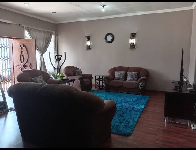 3 BEDROOM HOUSE FOR SALE IN ROTHDENE